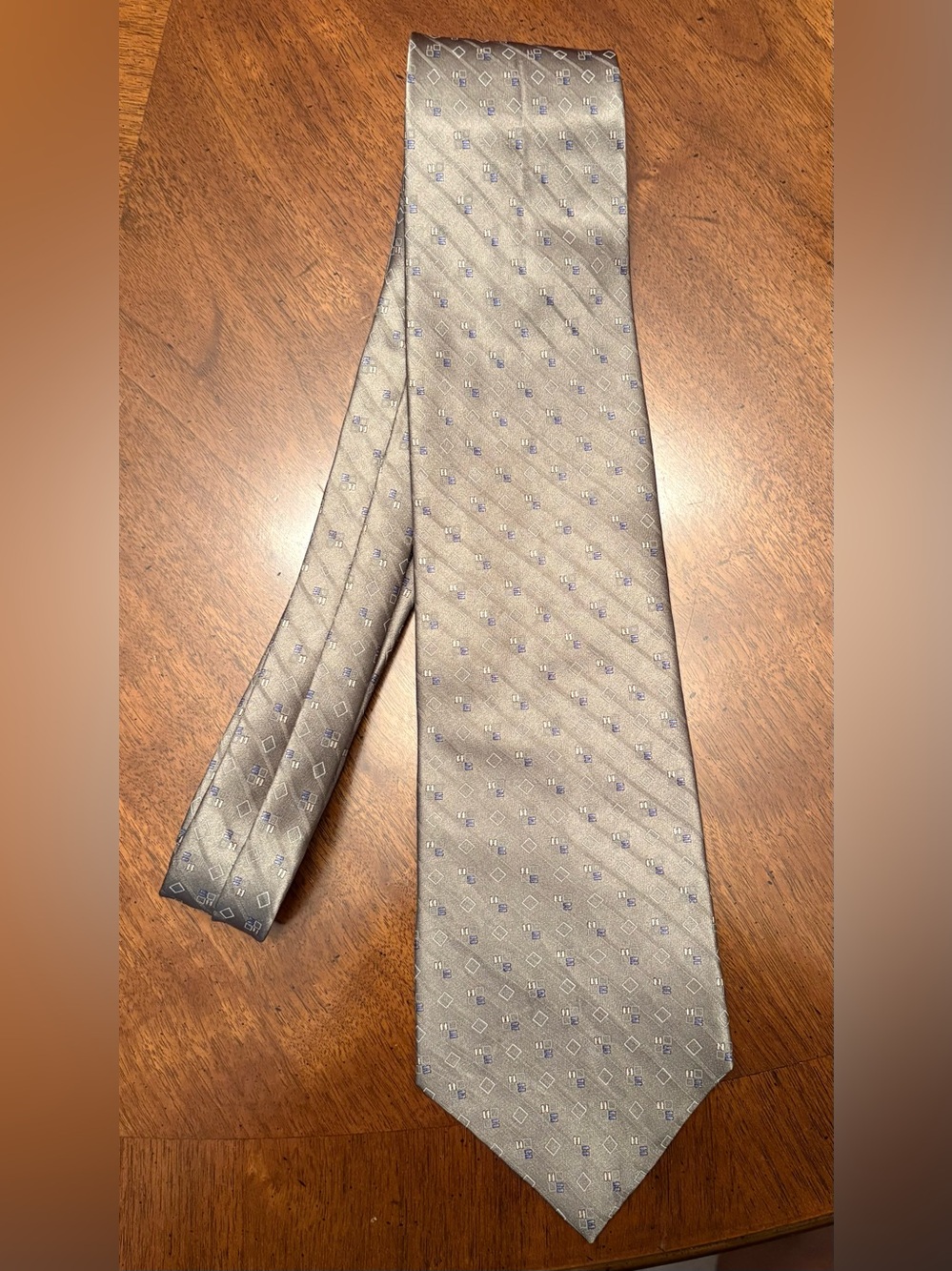 Van Heusen Silver Tie with Subtle Blue Motif